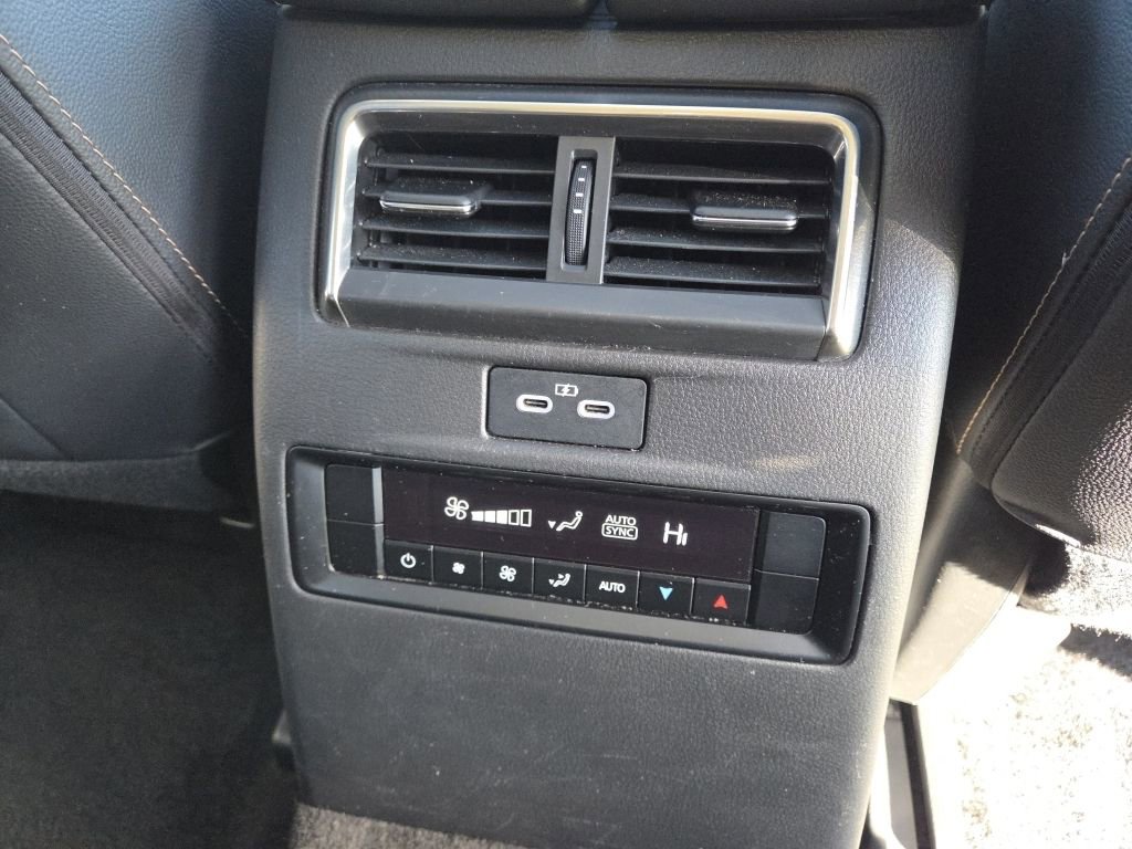 Certified 2025 MAZDA CX-90 3.3 Turbo w/ Preferred Package image 11