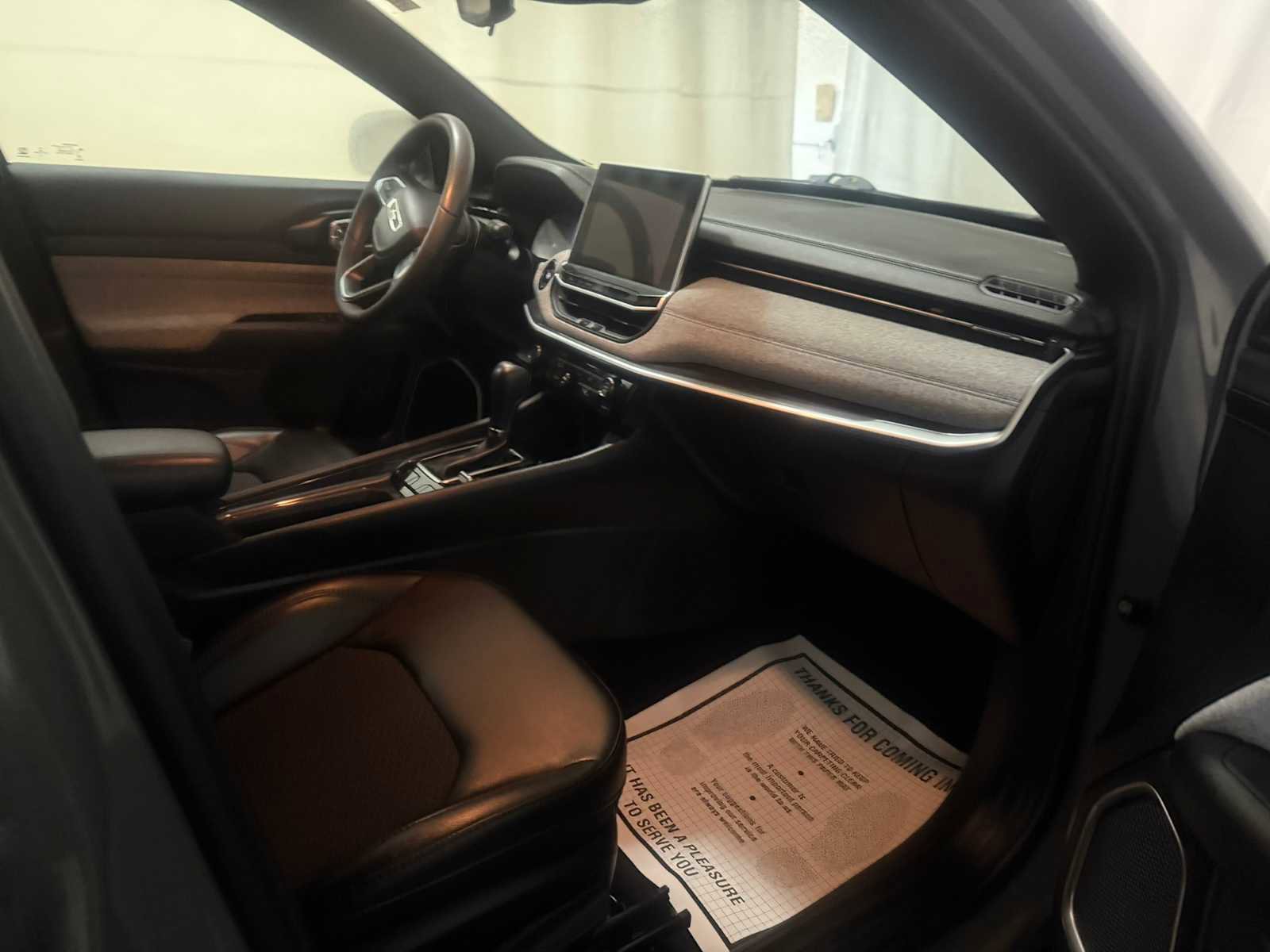 Used 2023 Jeep Compass Latitude image 27