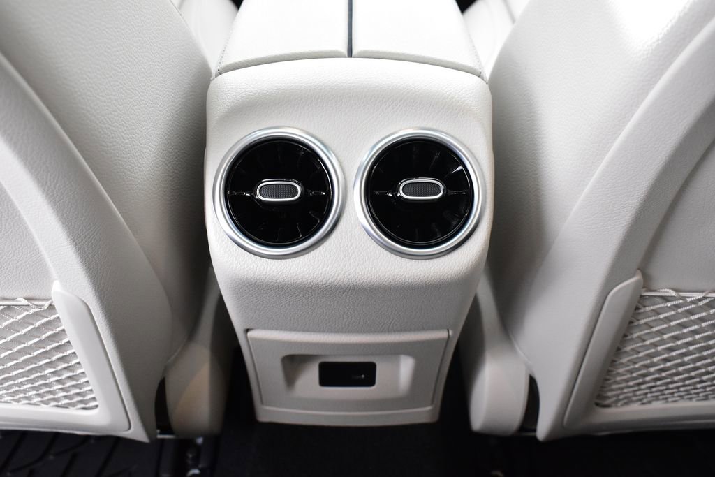 Used 2023 Mercedes-Benz CLA 250 4MATIC image 32