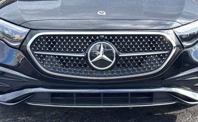 New 2026 Mercedes-Benz E 350 4MATIC Sedan image 3