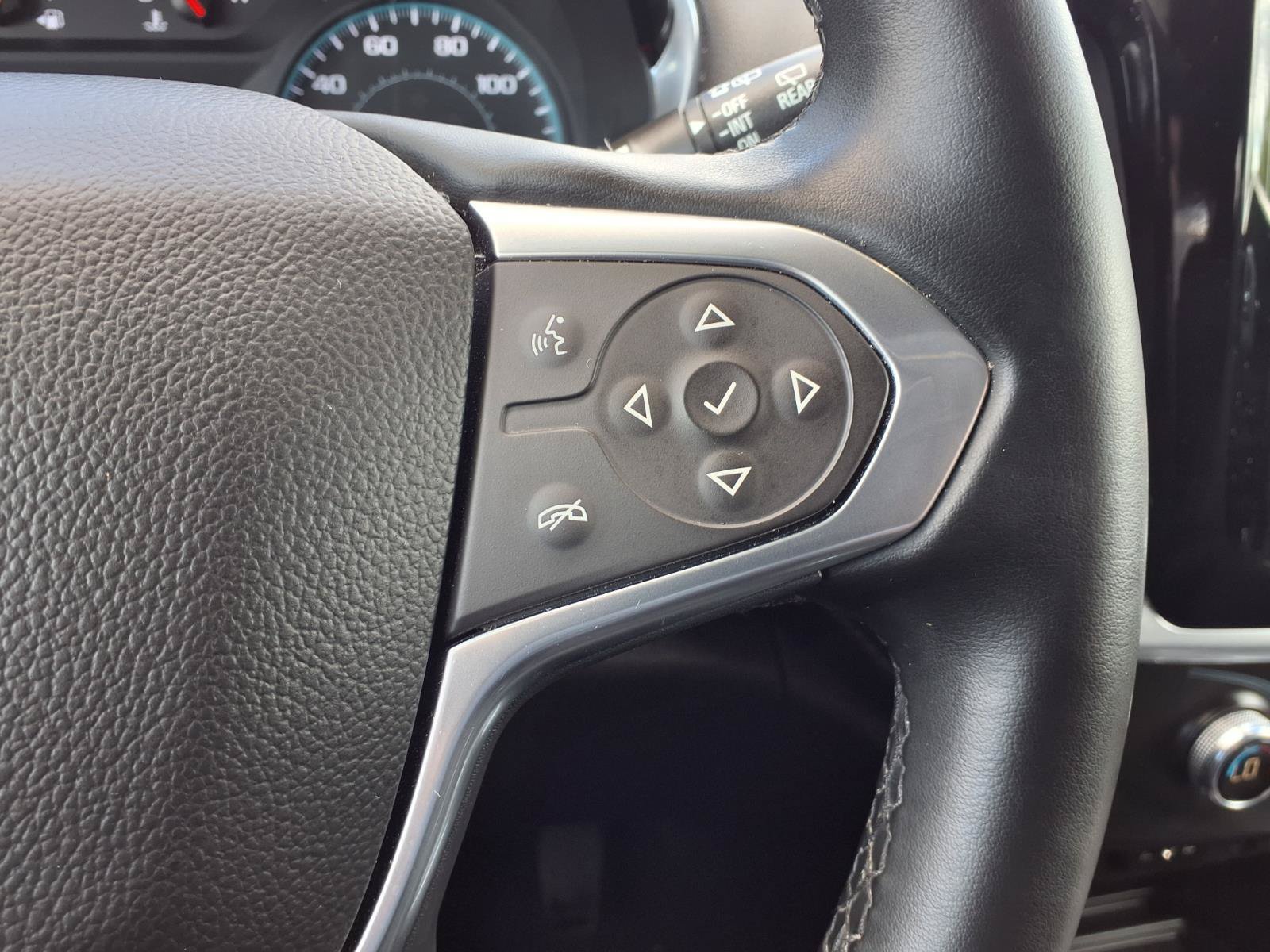 Used 2023 Chevrolet Traverse LT FWD image 15