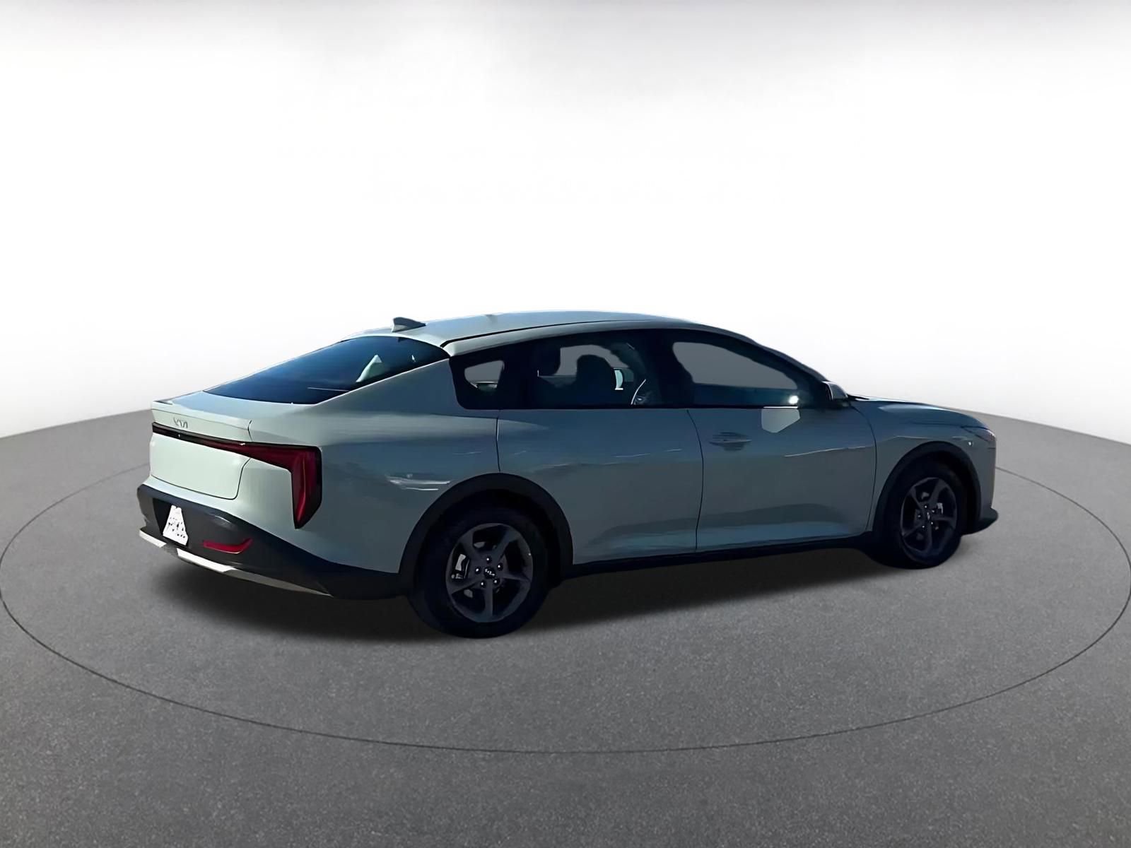 Used 2025 Kia K4 LXS image 15