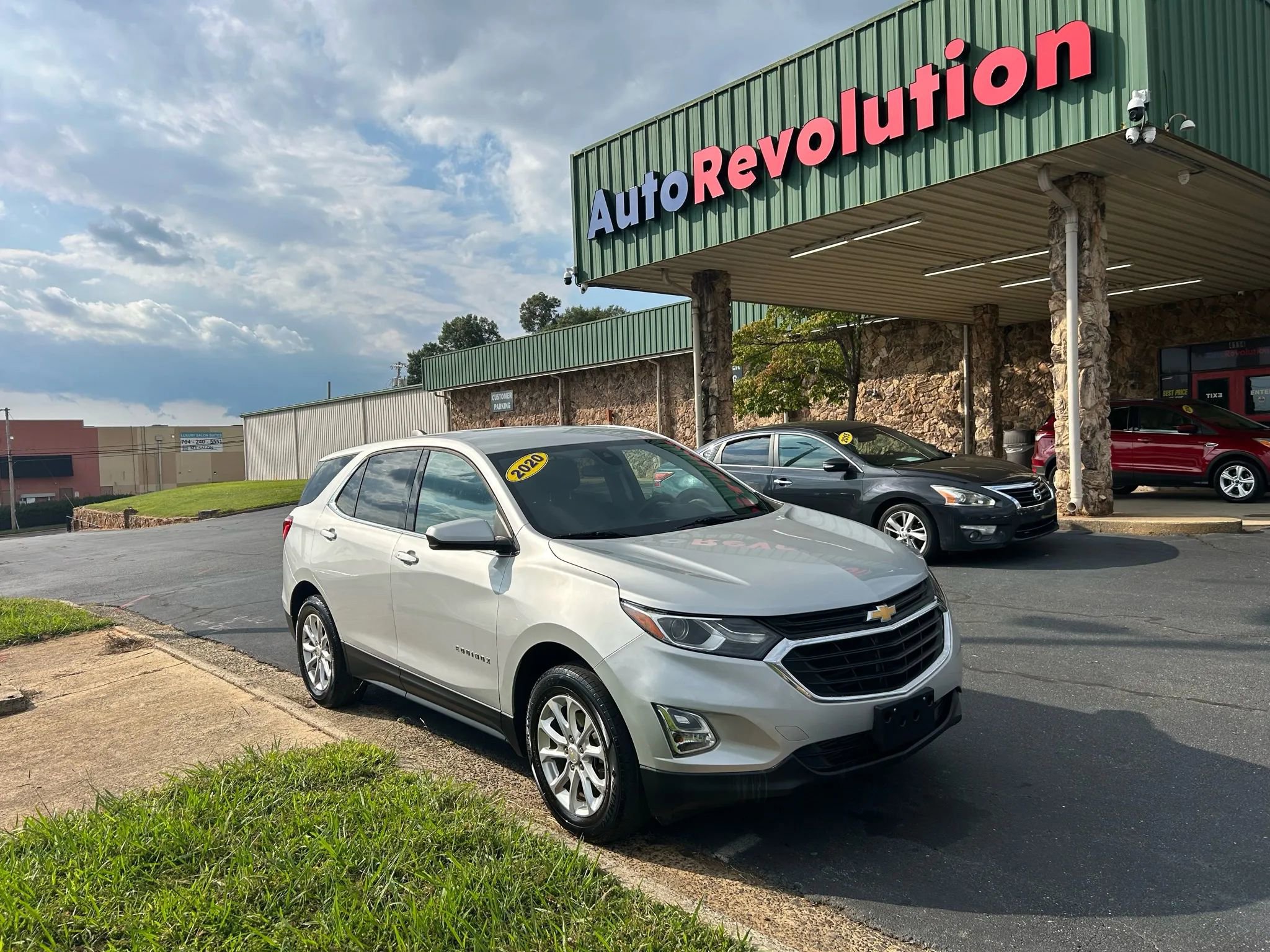 Used 2020 Chevrolet Equinox LT image 1