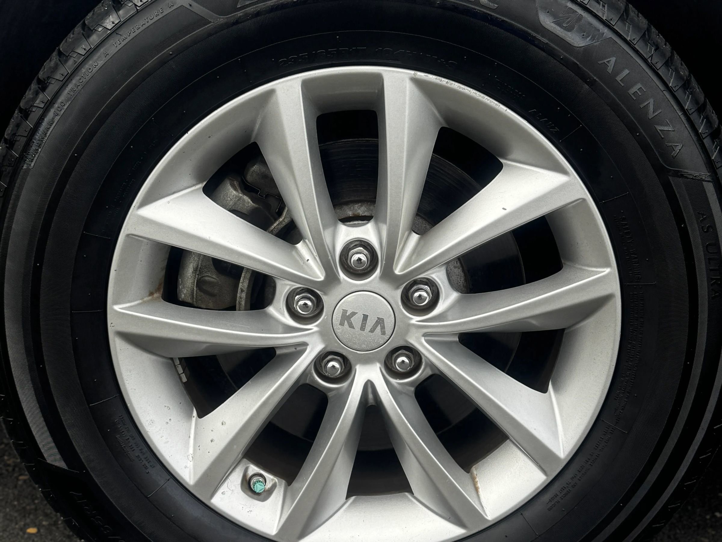 Used 2016 Kia Sorento LX image 16