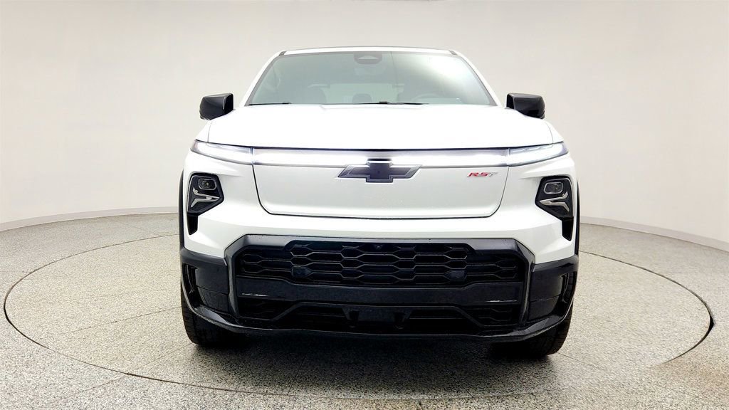 Used 2024 Chevrolet Silverado EV RST AWD/4WD image 2