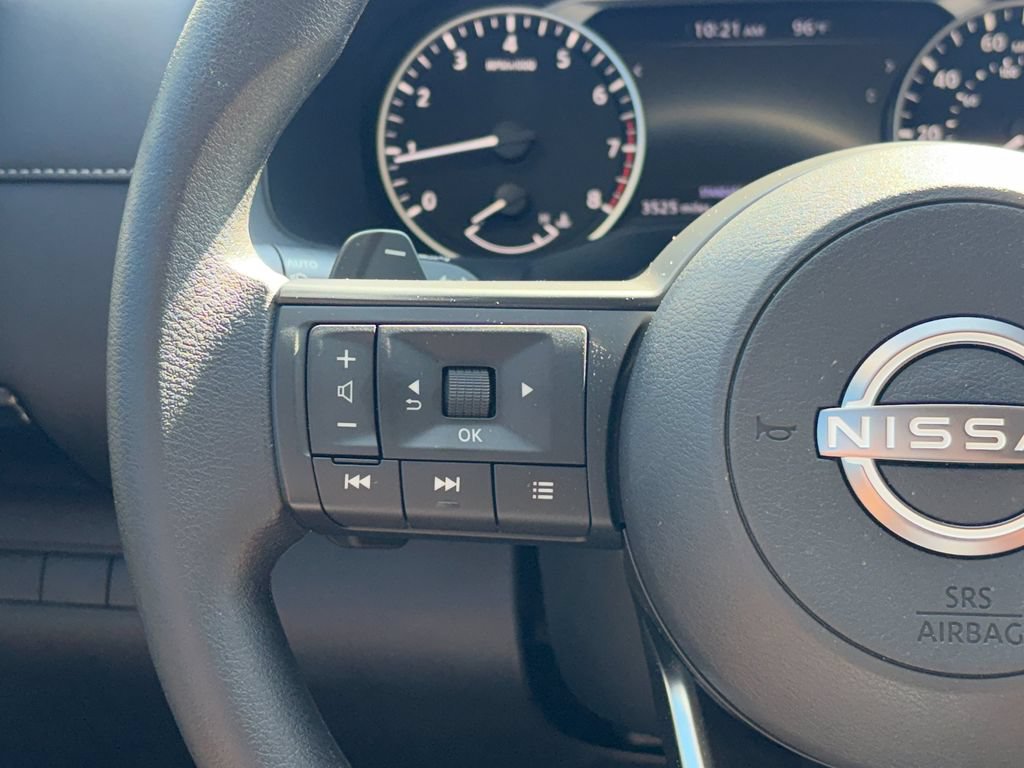 Used 2026 Nissan Pathfinder S FWD image 10