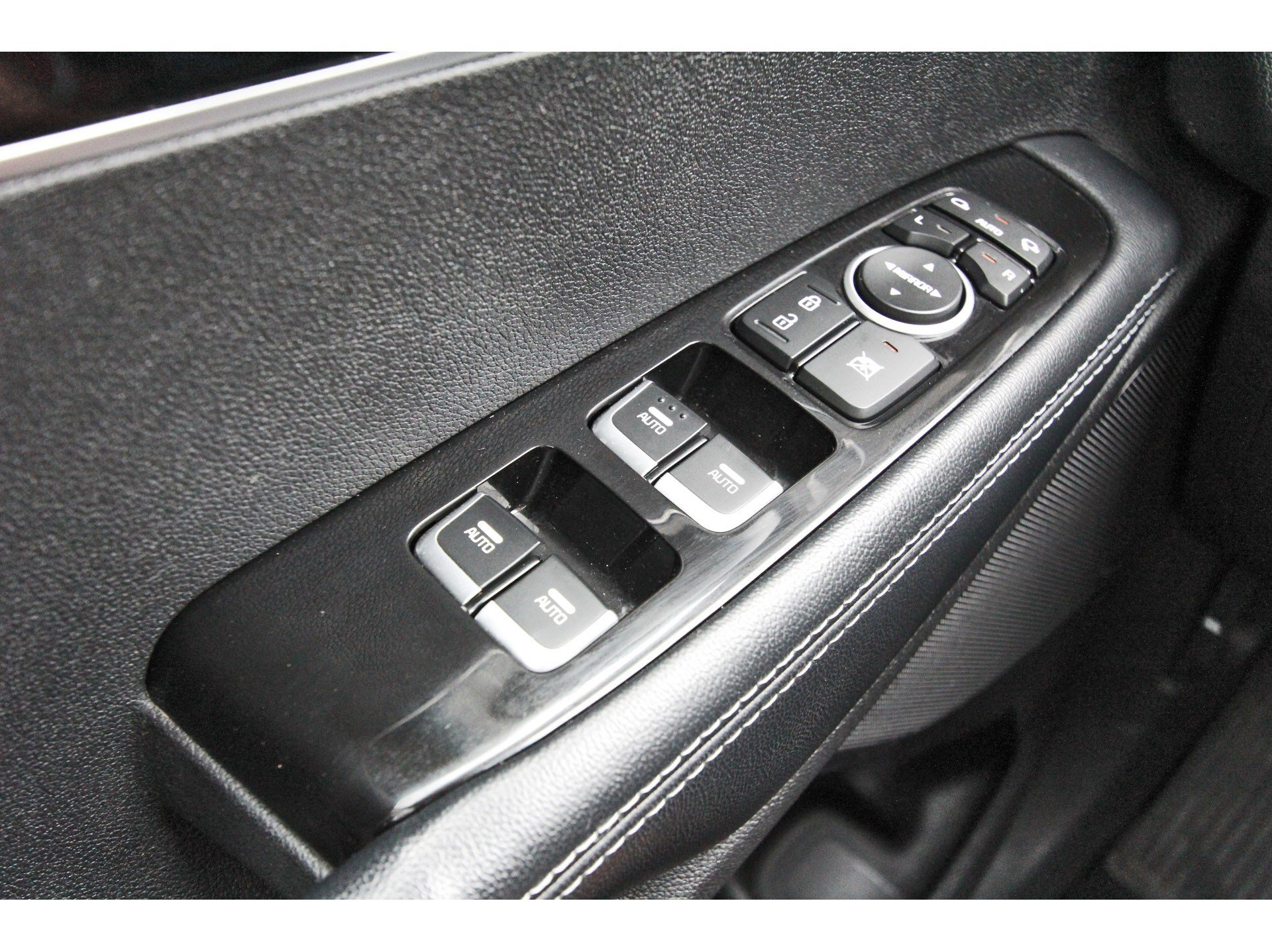 Used 2016 Kia Sorento SX FWD image 22