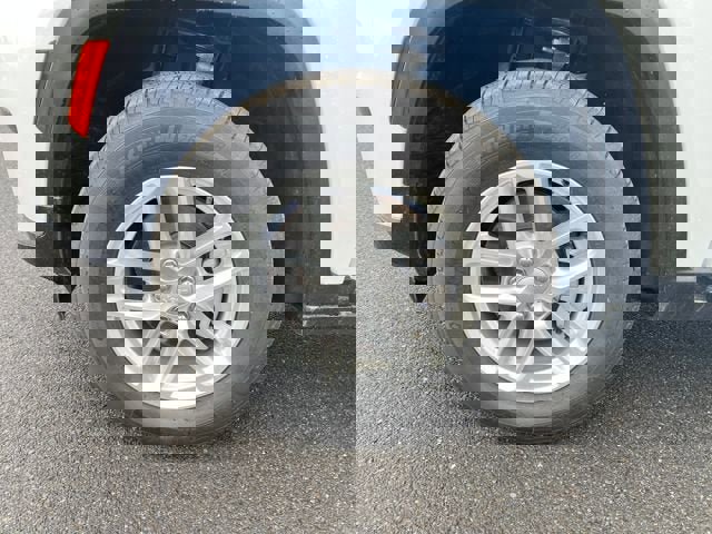 New 2025 Jeep Grand Cherokee L Laredo image 23