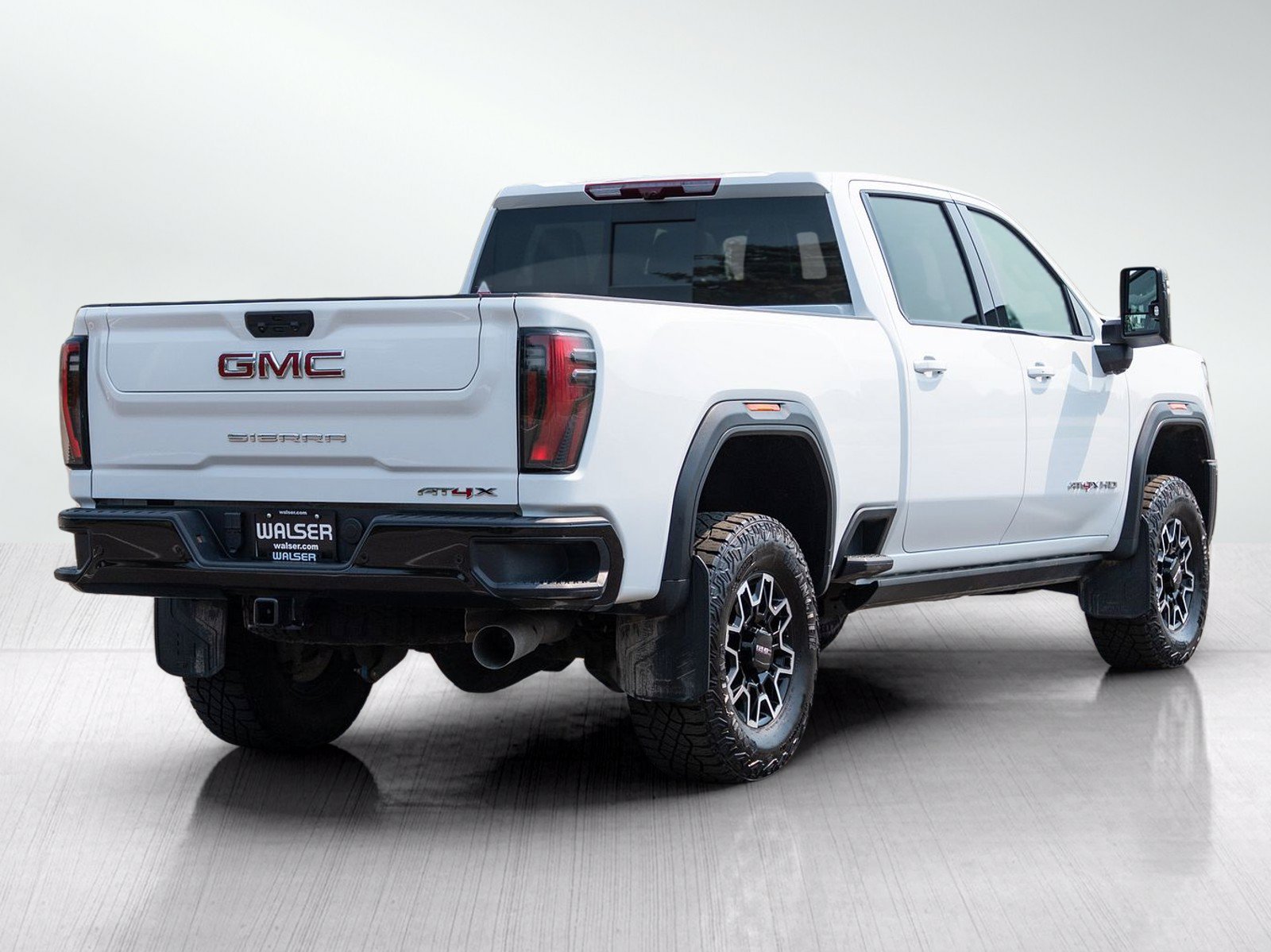Used 2024 GMC Sierra 2500 AT4X AWD/4WD image 5