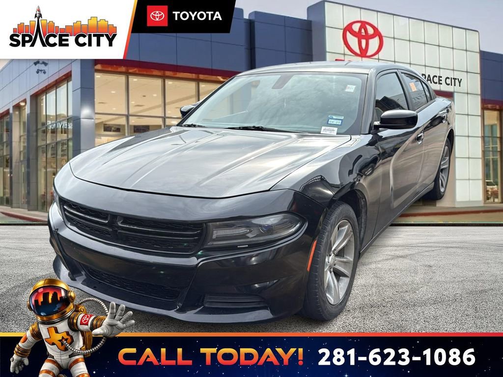 Used 2017 Dodge Charger SXT RWD image 1