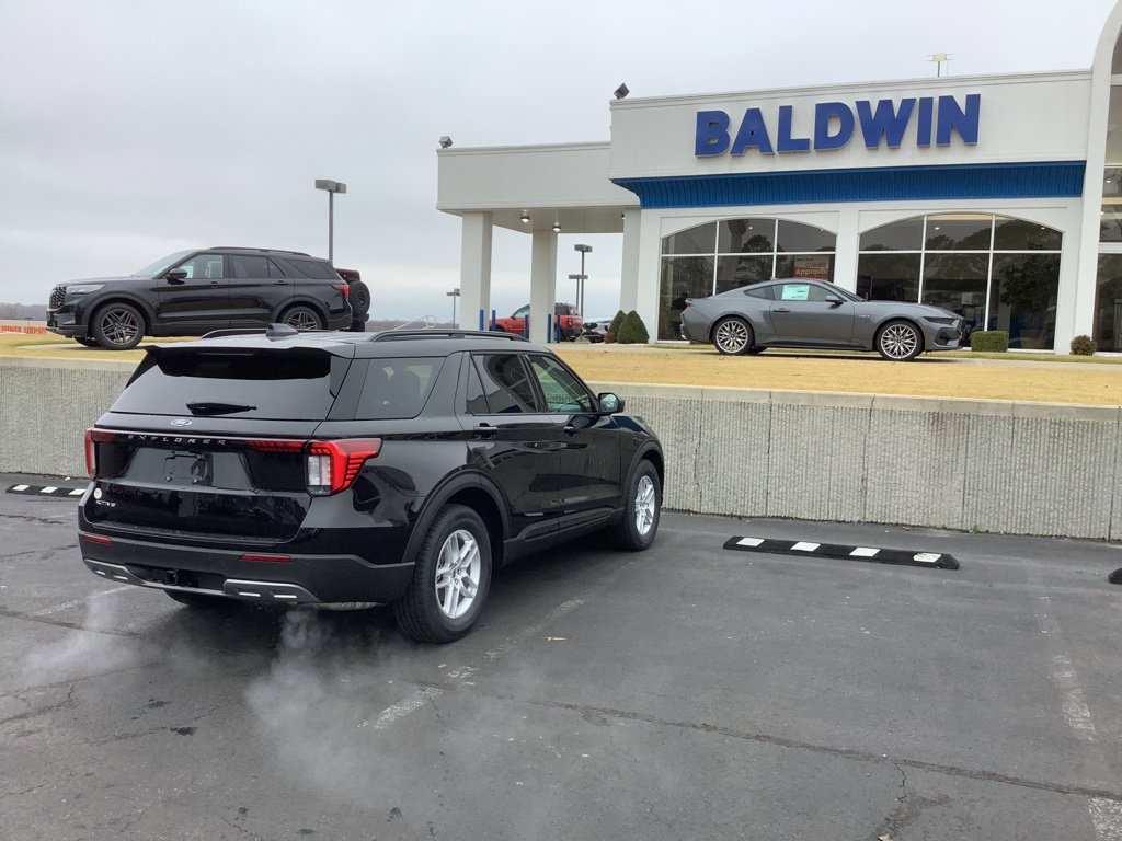 New 2026 Ford Explorer Active w/ Active Comfort Package image 7
