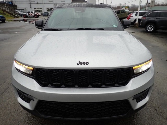 New 2025 Jeep Grand Cherokee Limited w/ MOPAR Finishing Package image 10