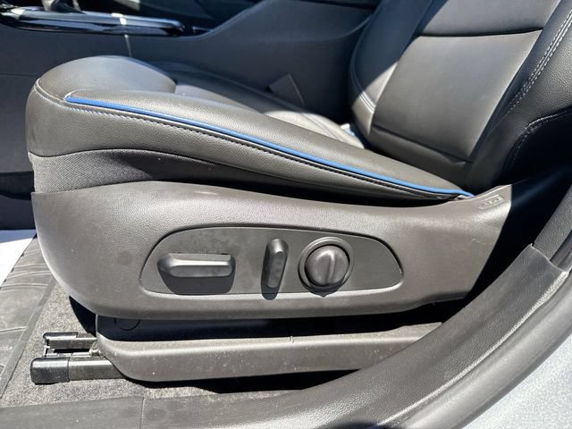 Used 2025 Buick Envista Sport Touring w/ Convenience I Package FWD image 12