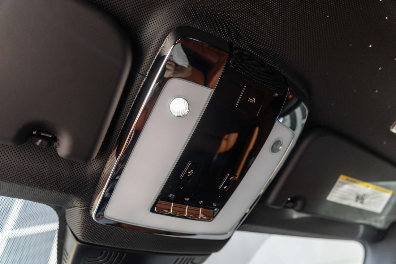 Certified 2025 Rolls-Royce Cullinan Black Badge w/ Leather Finishing Pack AWD/4WD image 32