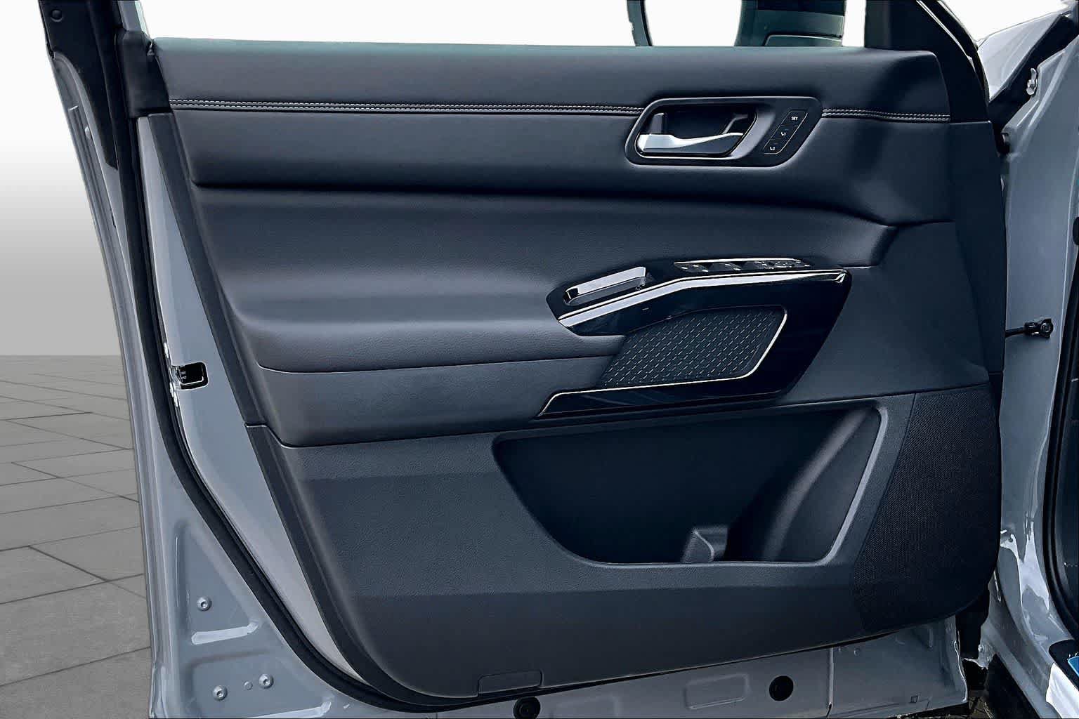 New 2026 Nissan Pathfinder Platinum w/ Cargo Package FWD image 13