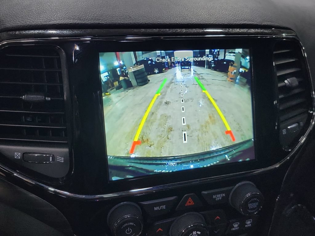 Used 2020 Jeep Grand Cherokee Altitude RWD image 30