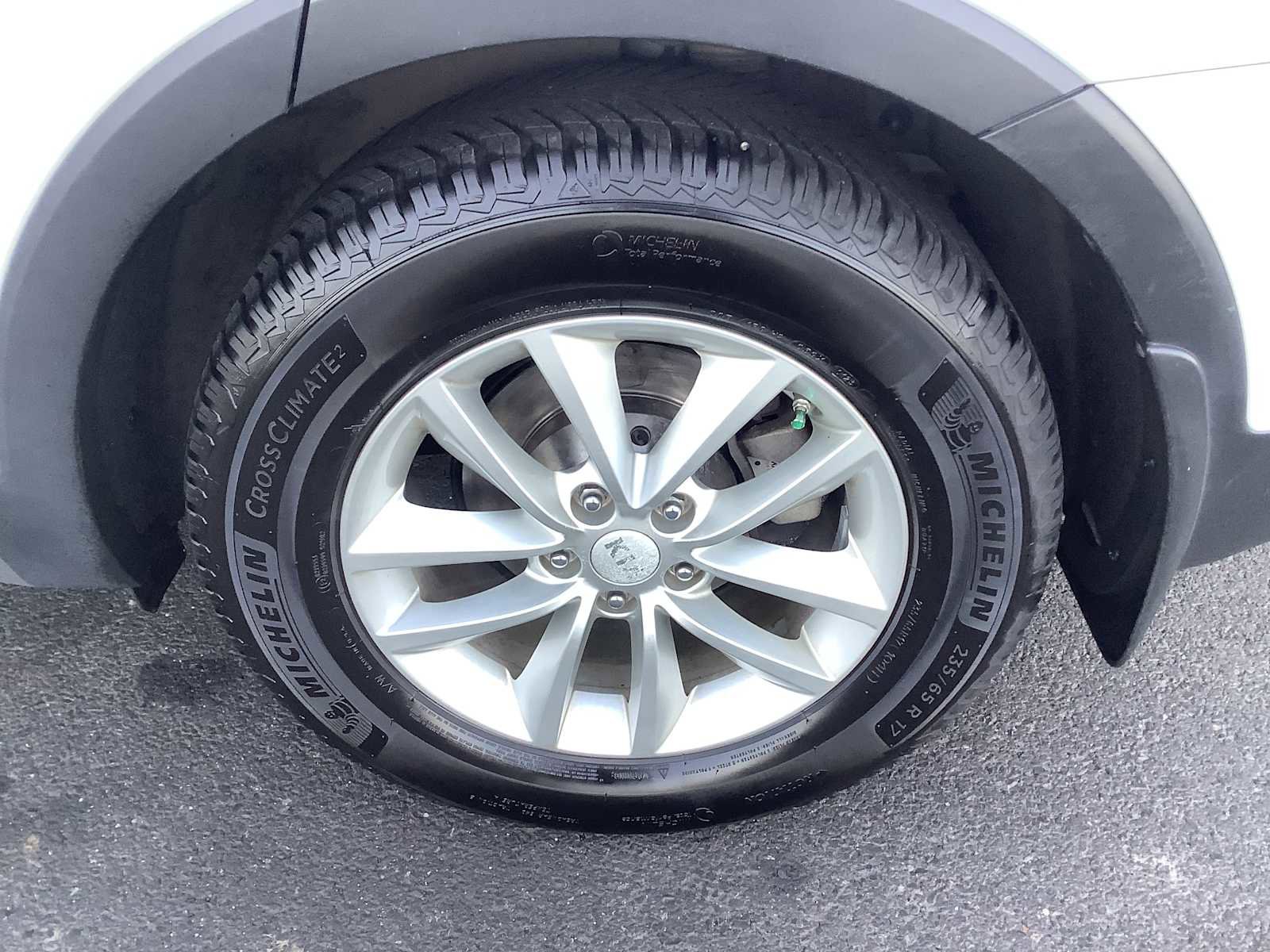 Used 2017 Kia Sorento AWD image 7