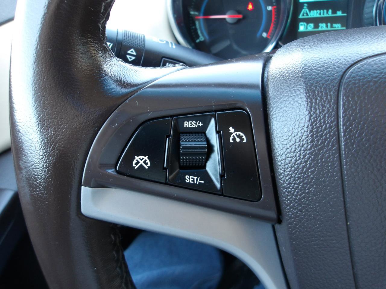 Used 2014 Chevrolet Cruze Diesel FWD image 14