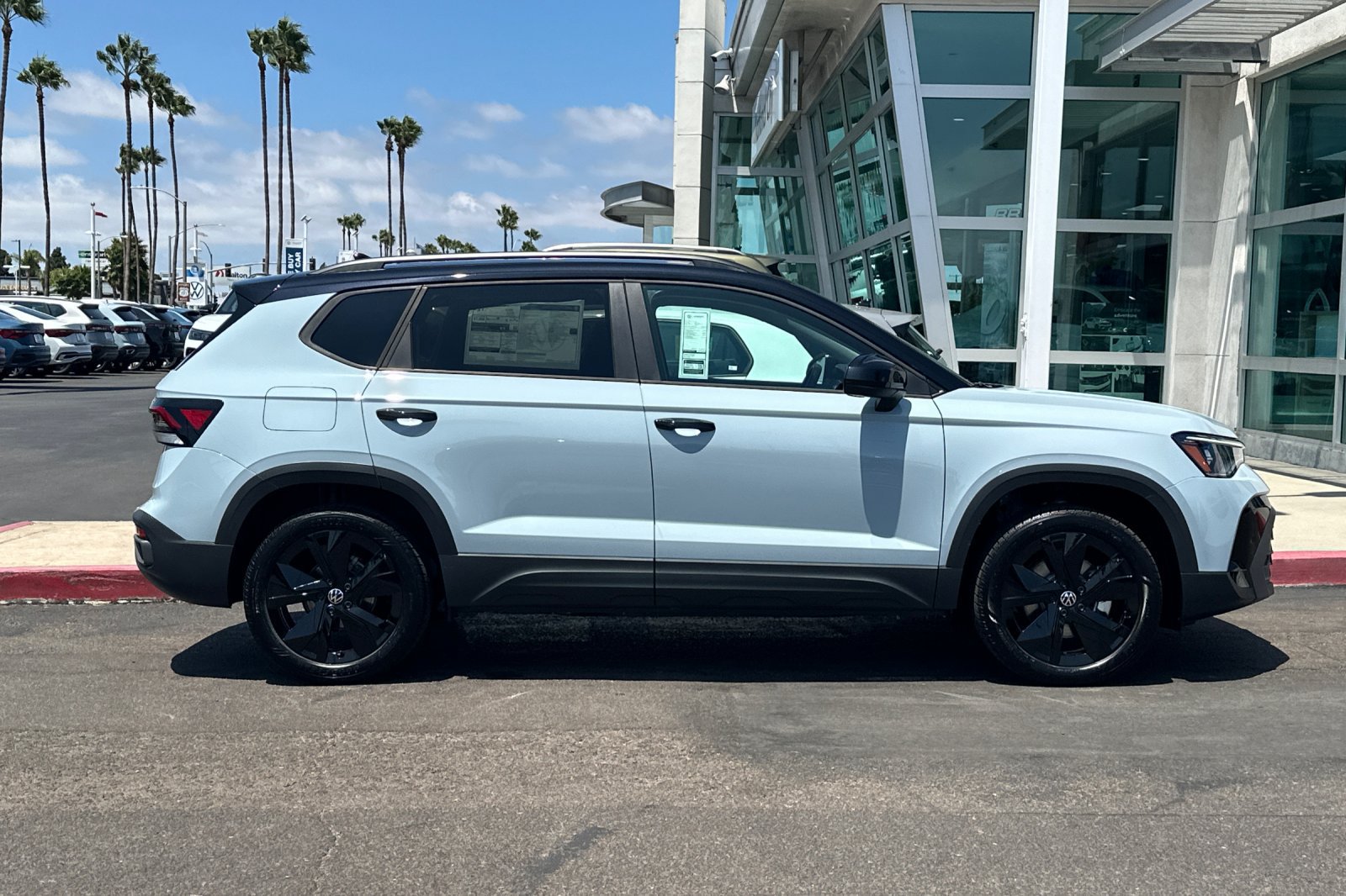 New 2026 Volkswagen Taos SE FWD image 4