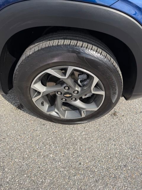 Used 2024 Chevrolet Trax LT w/ Driver Confidence Package image 7