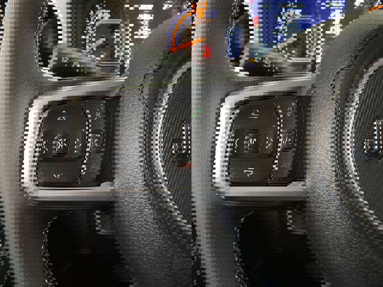 Used 2025 Jeep Wrangler Sahara image 20