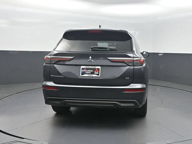Used 2025 Mitsubishi Outlander SE FWD image 29