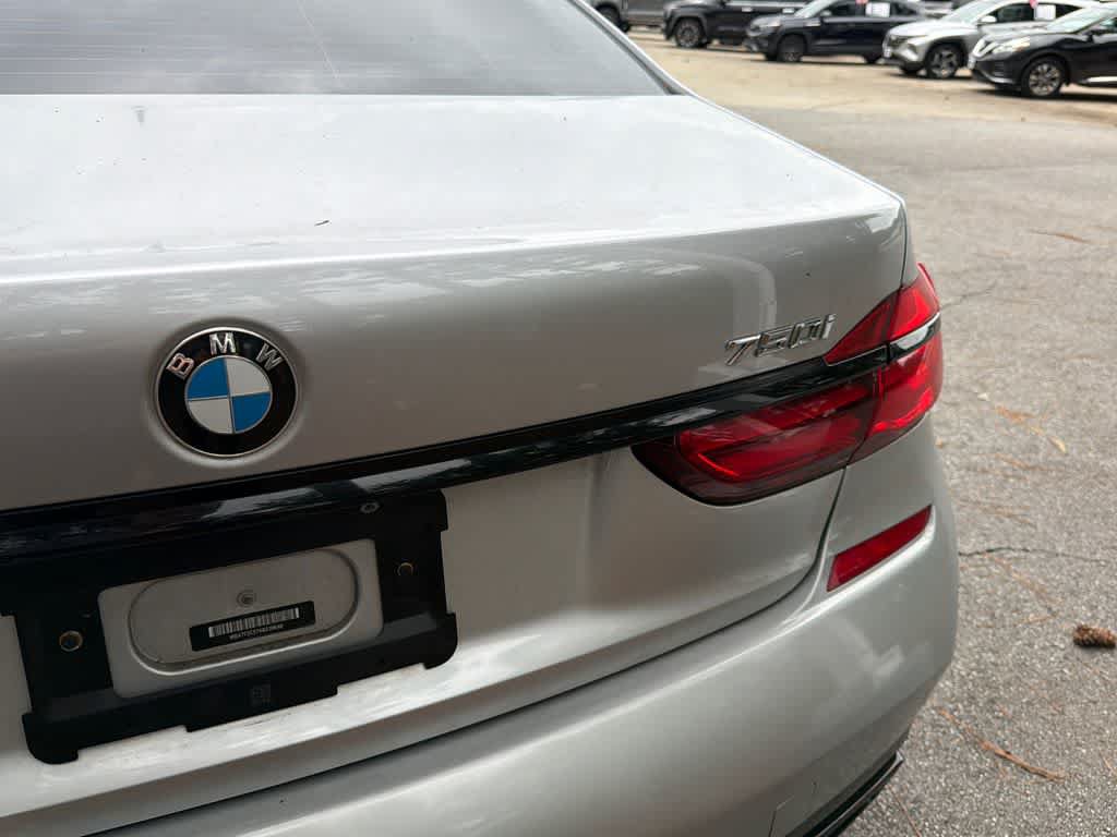 Used 2019 BMW 750i xDrive w/ Executive Package AWD/4WD image 8