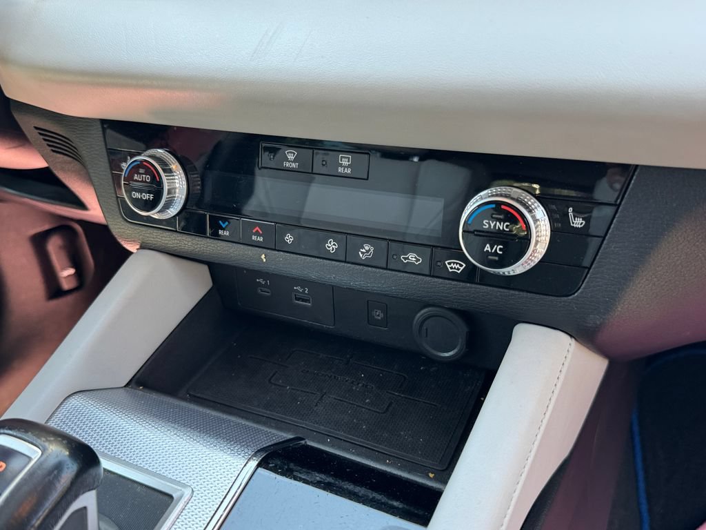 Used 2023 Mitsubishi Outlander SEL AWD/4WD image 19