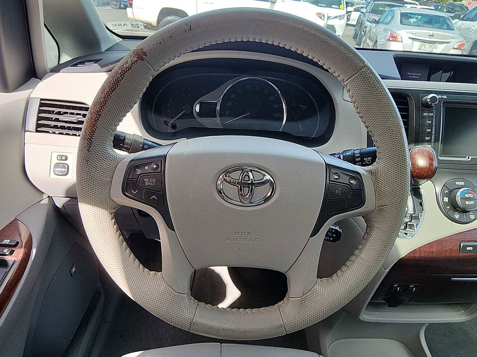 Used 2012 Toyota Sienna XLE image 15