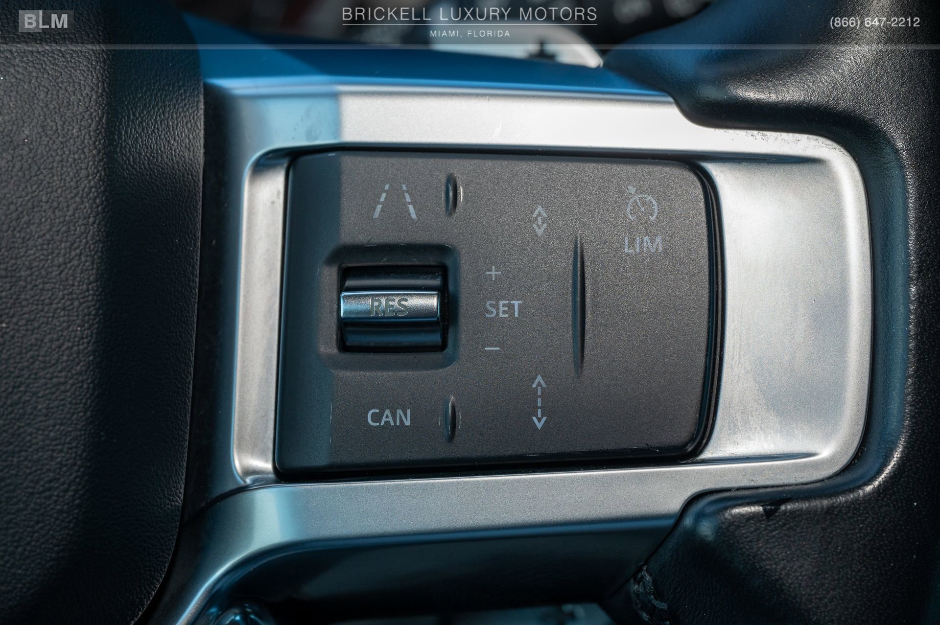 Used 2023 Land Rover Discovery S R-Dynamic image 28