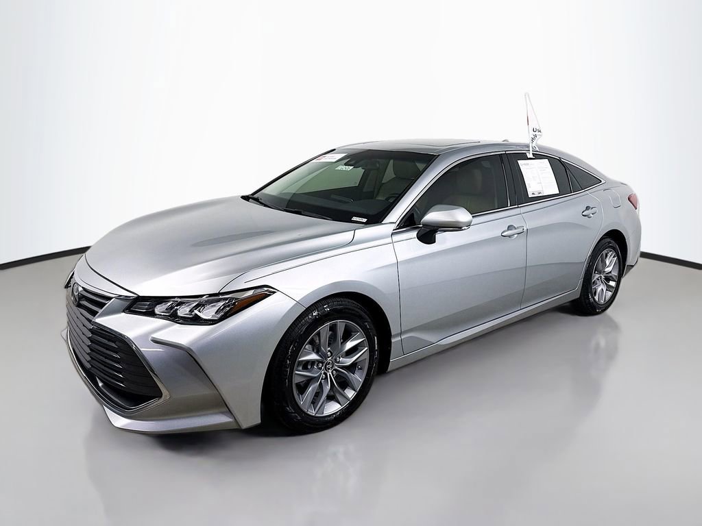 Certified 2019 Toyota Avalon XLE image 3