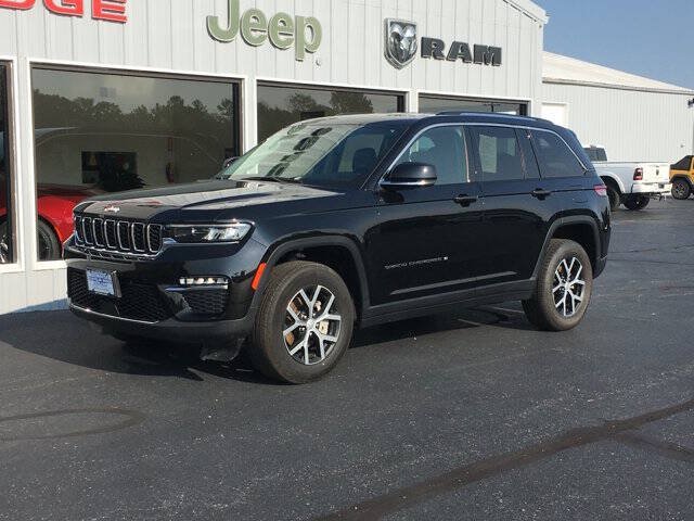 Used 2023 Jeep Grand Cherokee Limited AWD/4WD image 7