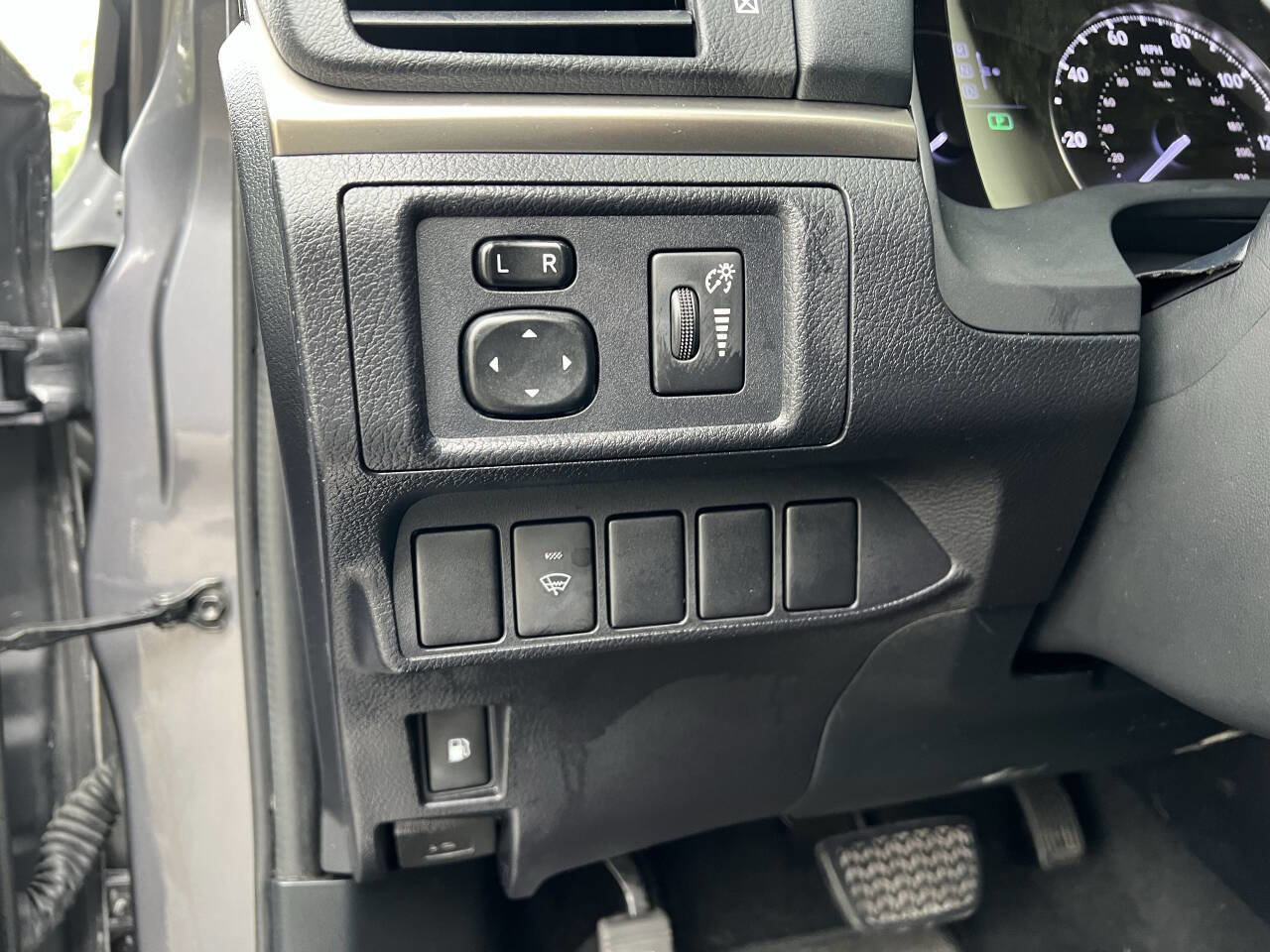 Used 2015 Lexus CT 200h Base 4dr Hatchback image 10