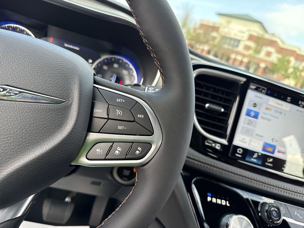 New 2026 Chrysler Pacifica Pinnacle image 16