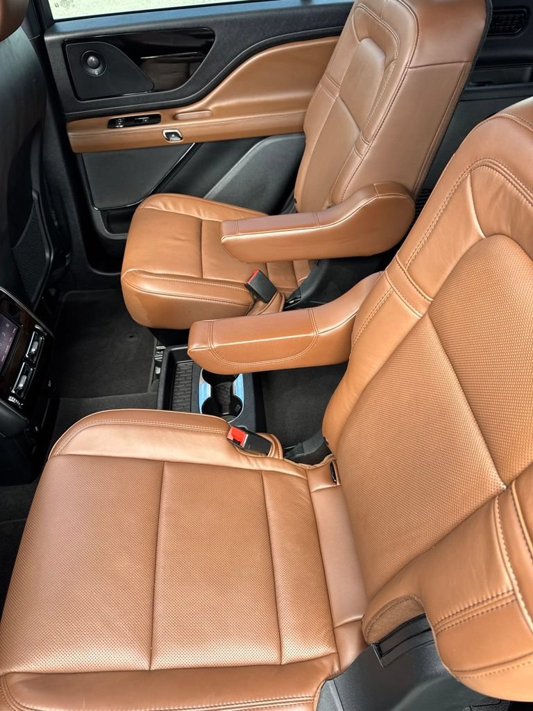 Used 2023 Lincoln Aviator Reserve AWD/4WD image 17