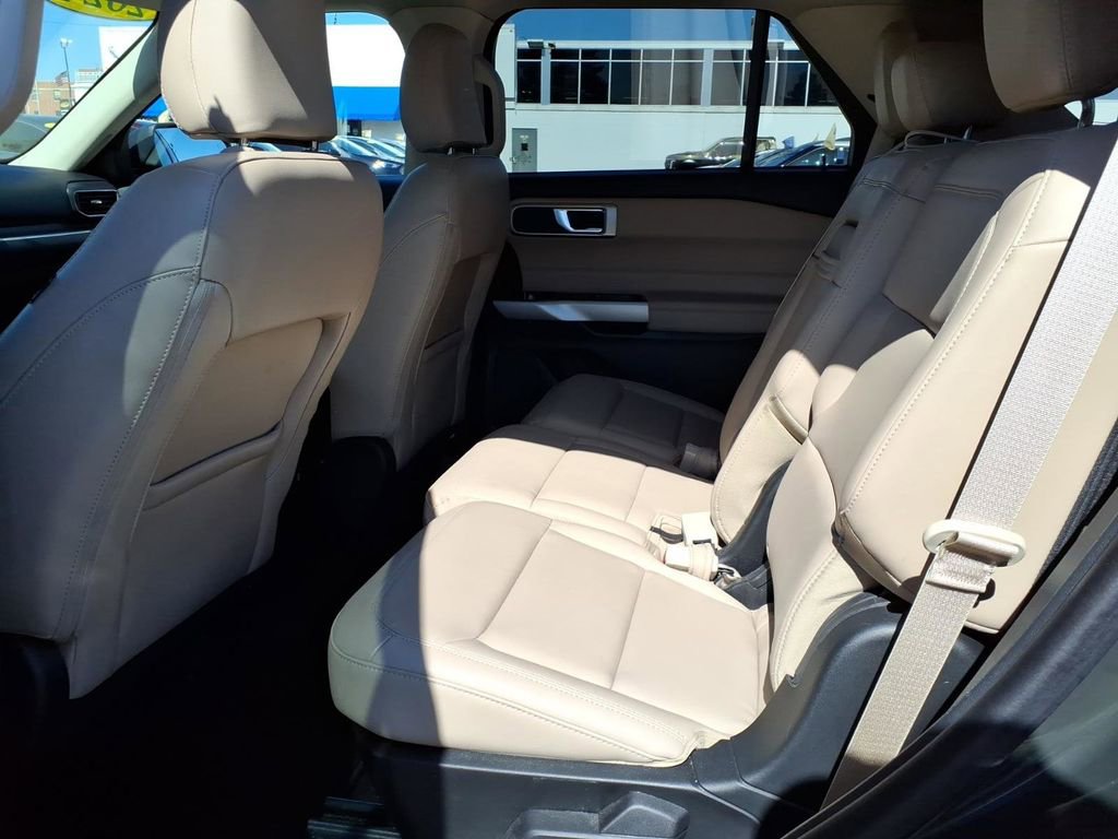 Used 2024 Ford Explorer XLT w/ Equipment Group 202A AWD/4WD image 12