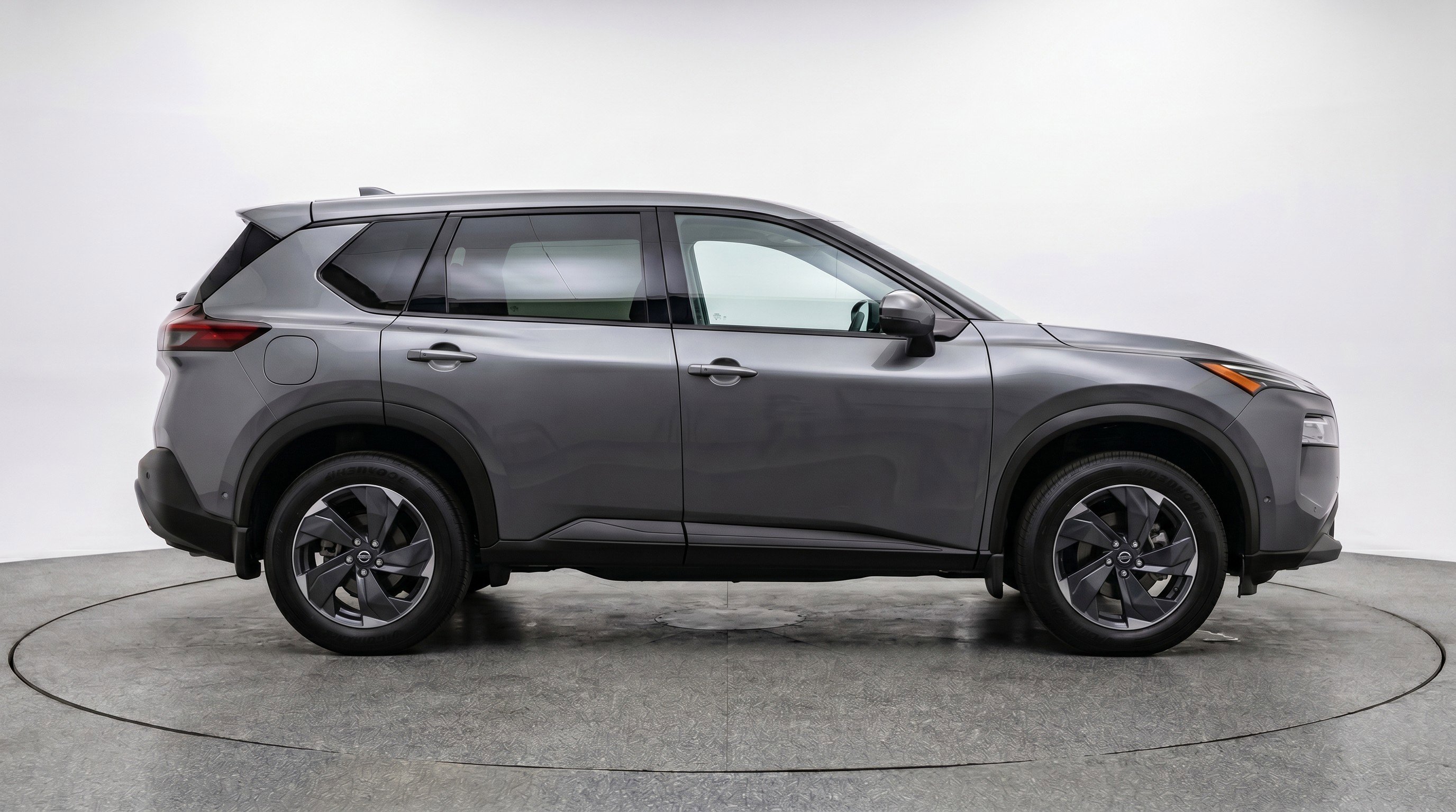 Used 2025 Nissan Rogue SV AWD/4WD image 11