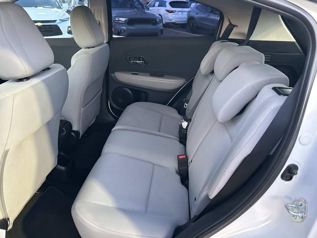 Used 2021 Honda HR-V LX image 17
