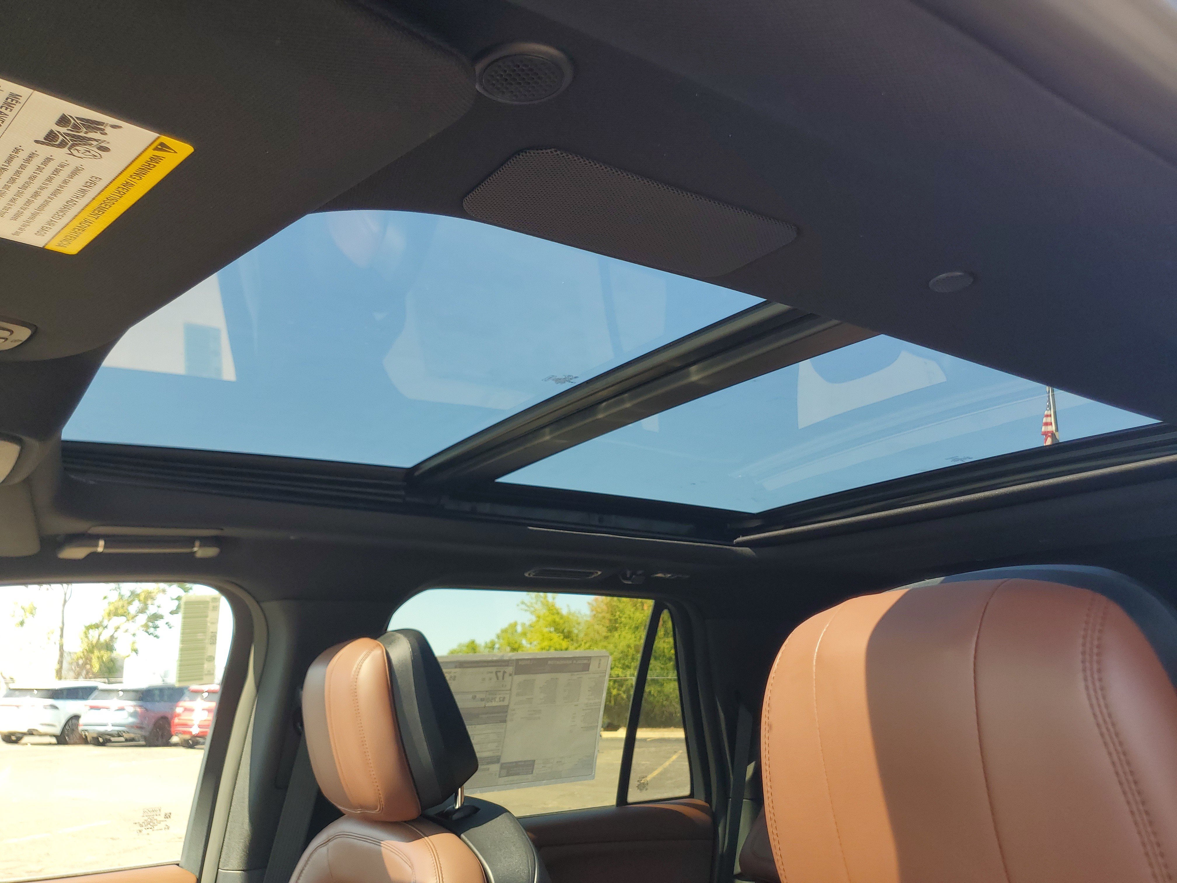 New 2027 Lincoln Navigator Reserve AWD/4WD image 11