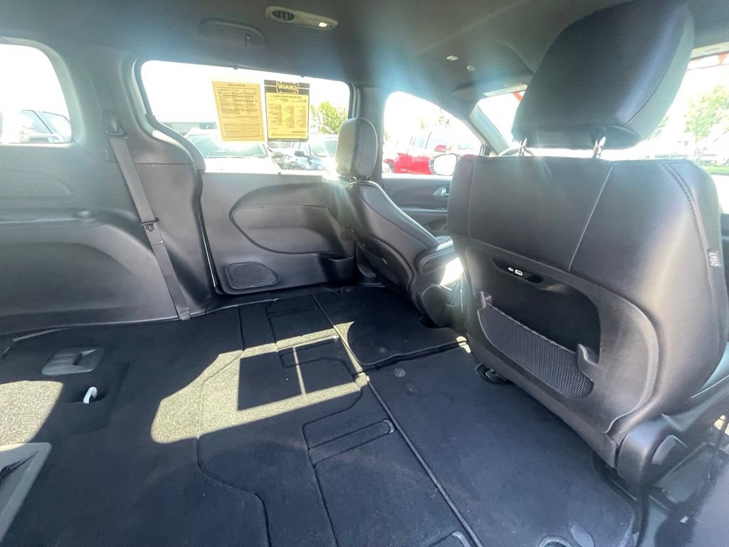Used 2025 Chrysler Pacifica Select FWD image 28