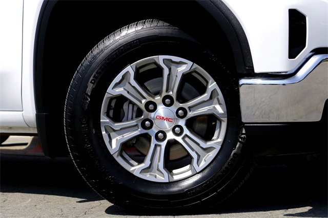 Used 2024 GMC Sierra 1500 SLT image 2