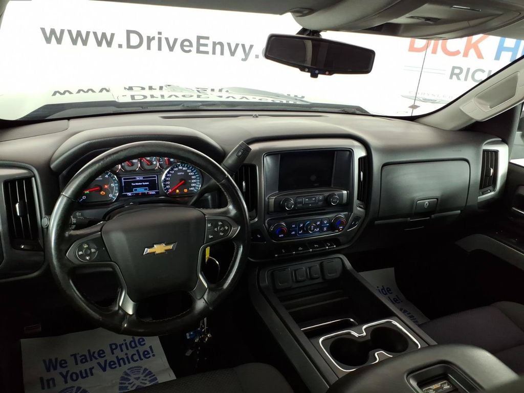 Used 2017 Chevrolet Silverado 1500 LT w/ Midnight Edition AWD/4WD image 10