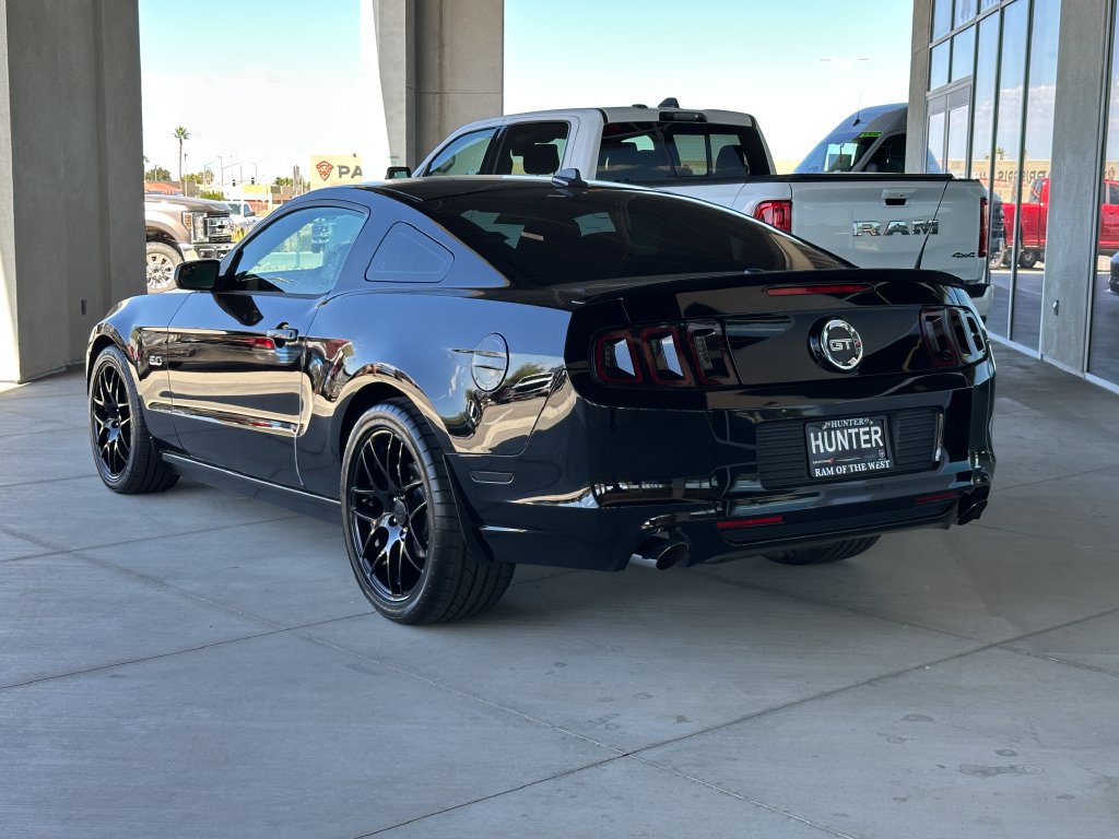Used 2014 Ford Mustang GT Premium w/ Comfort Package RWD image 5