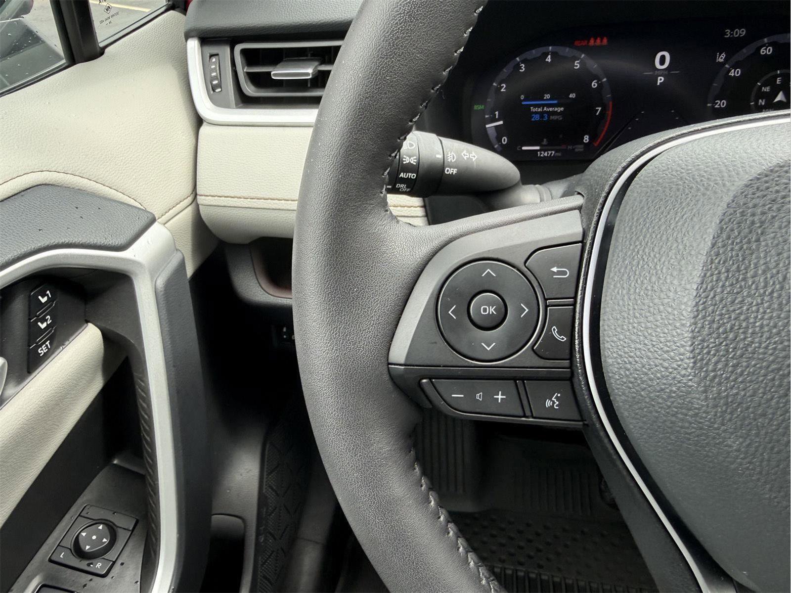 Used 2025 Toyota RAV4 Limited w/ Advanced Technology Package AWD/4WD image 13