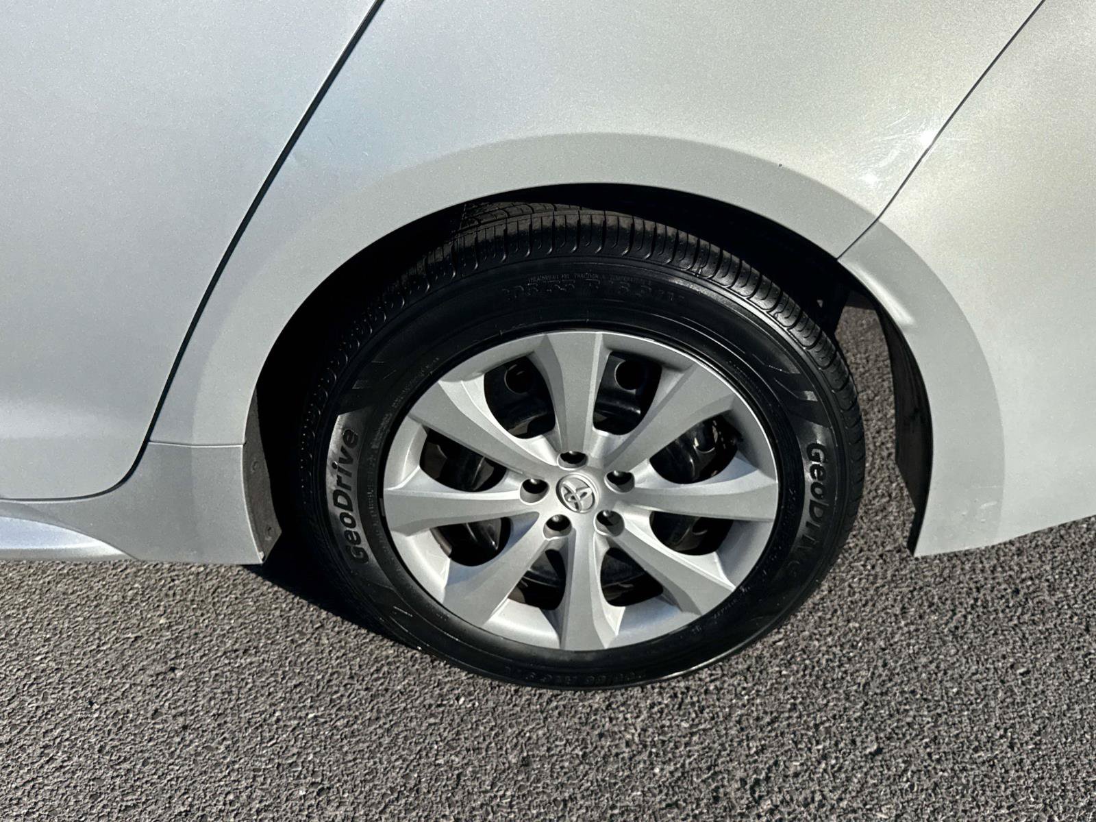 Used 2024 Toyota Corolla LE FWD image 7