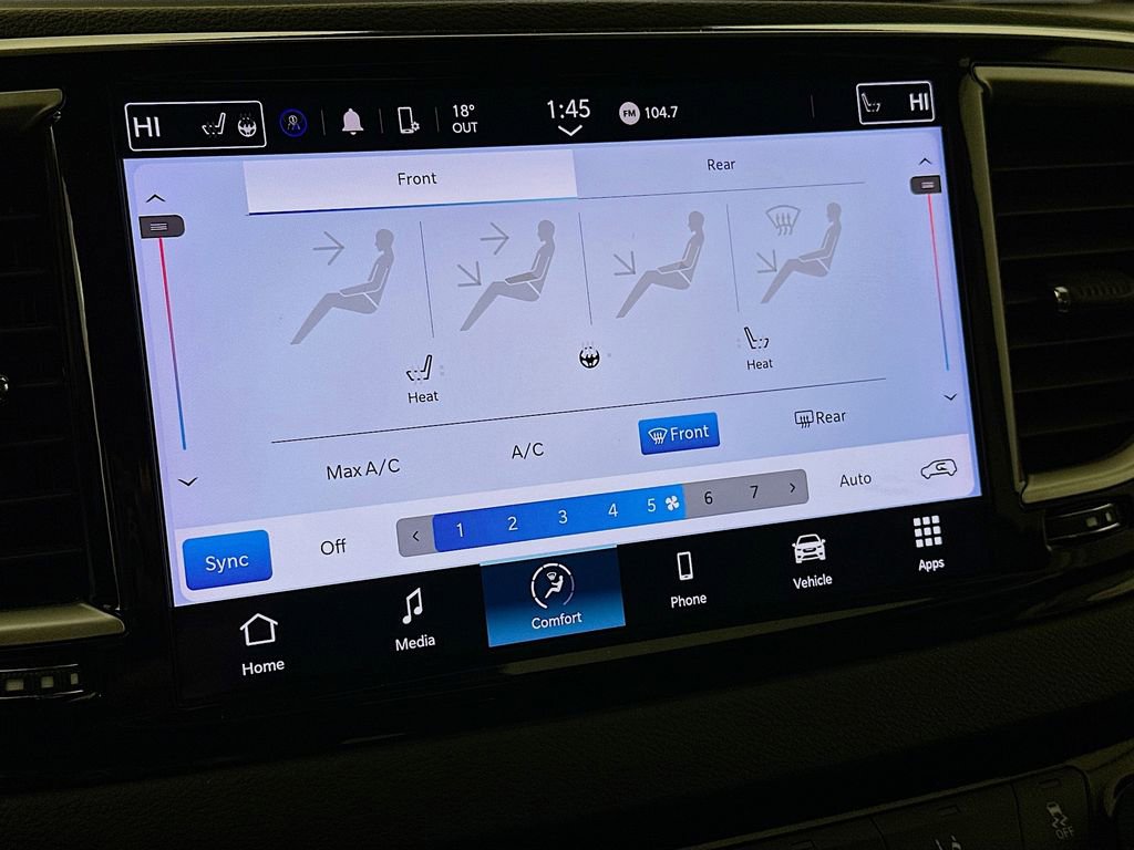 Certified 2024 Chrysler Pacifica Touring-L image 24