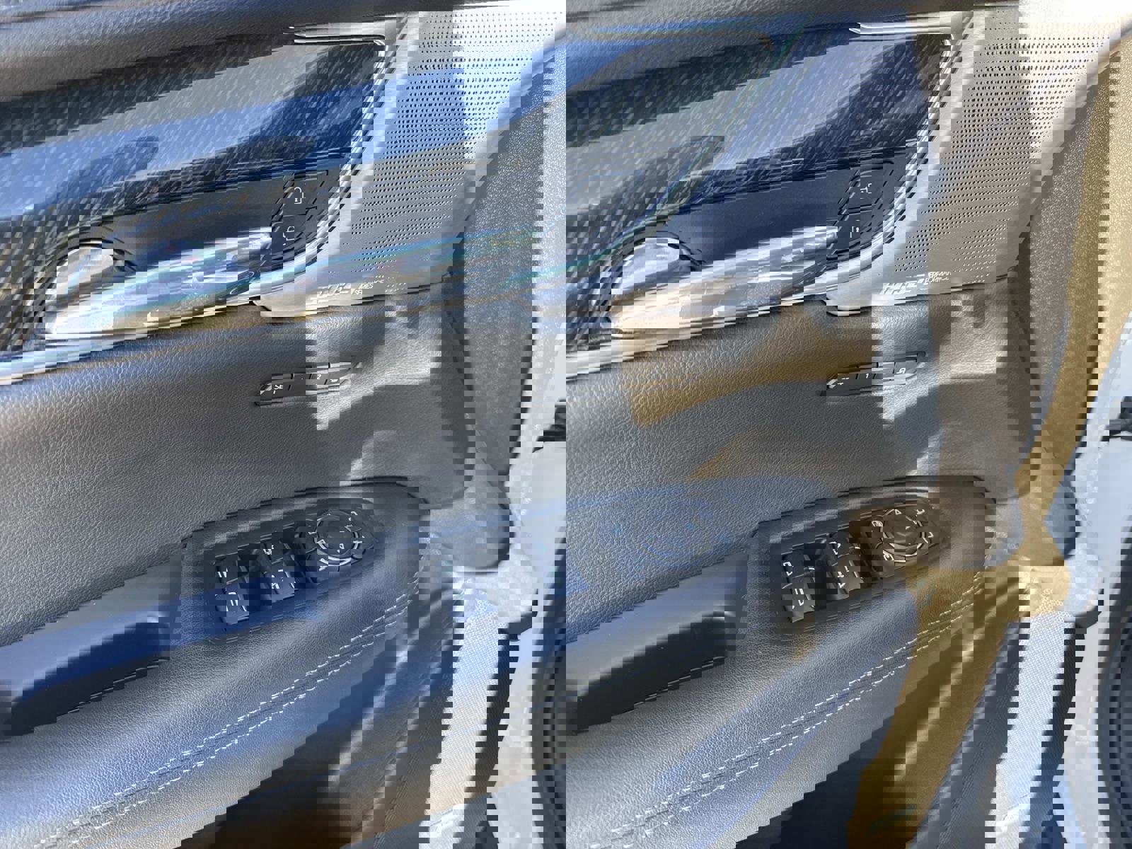 Used 2021 Cadillac XT6 Premium Luxury image 19