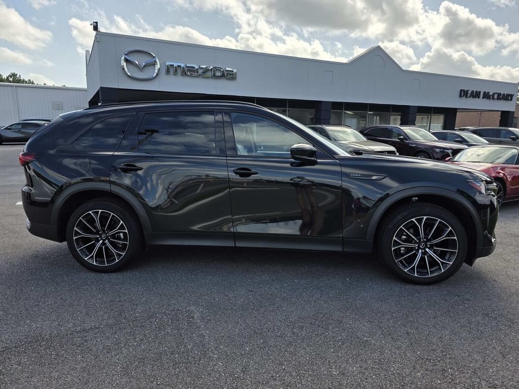 Certified 2025 MAZDA CX-70 Plug-In Hybrid w/ Premium Pkg AWD/4WD image 2