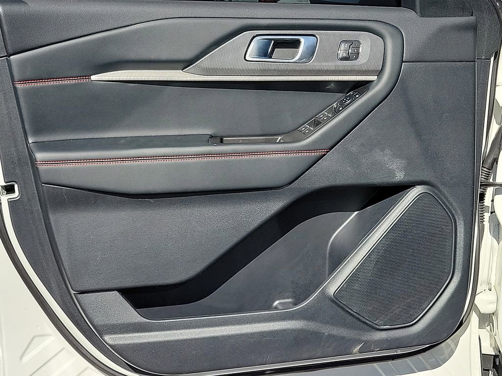 Used 2025 Ford Explorer ST-Line w/ Premium Package RWD image 11