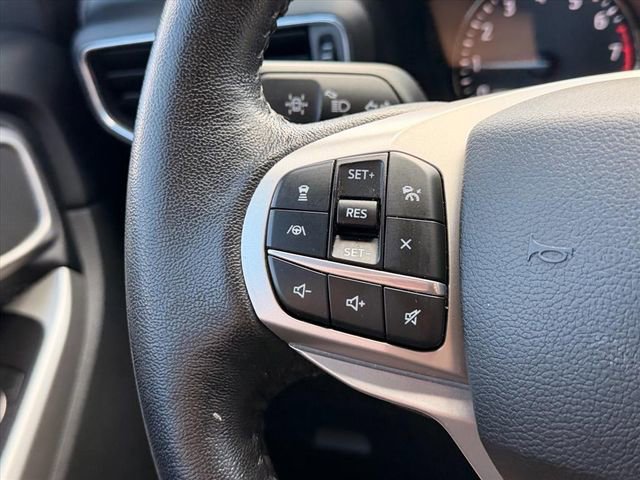 Used 2021 Ford Explorer XLT w/ Equipment Group 202A image 16